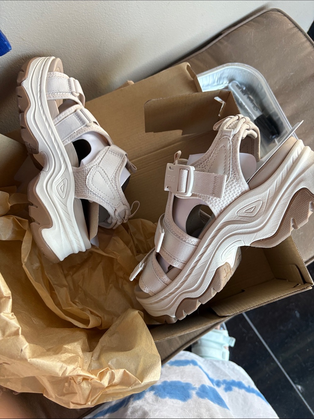 Teva Beige Hurricane Chunky Strap Platform Sandals - Picture 5 of 6